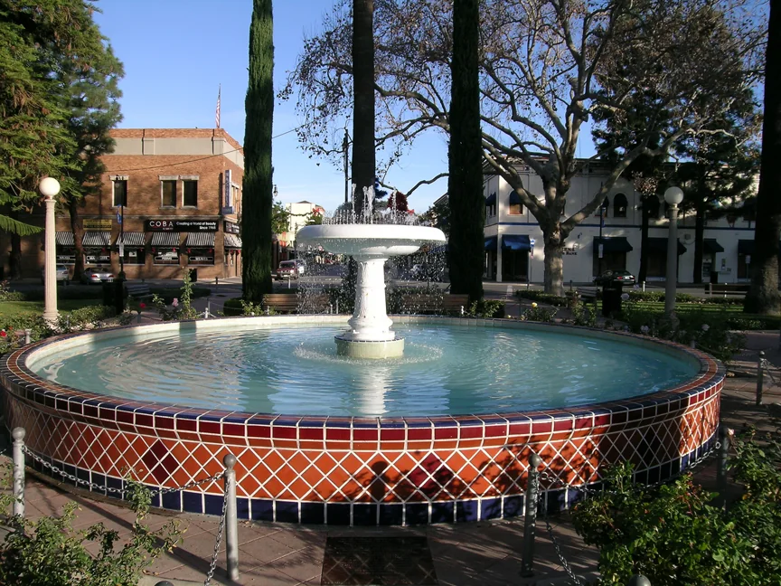 Orange Plaza, Orange